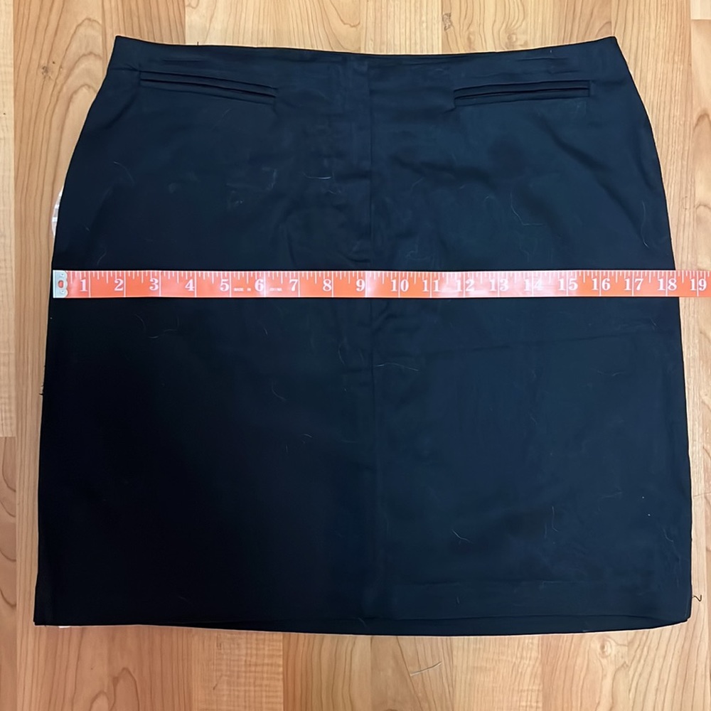 Black Skirt, mini, not too short - 17” long. Size 6. Zips in back. - Picture 4 of 7